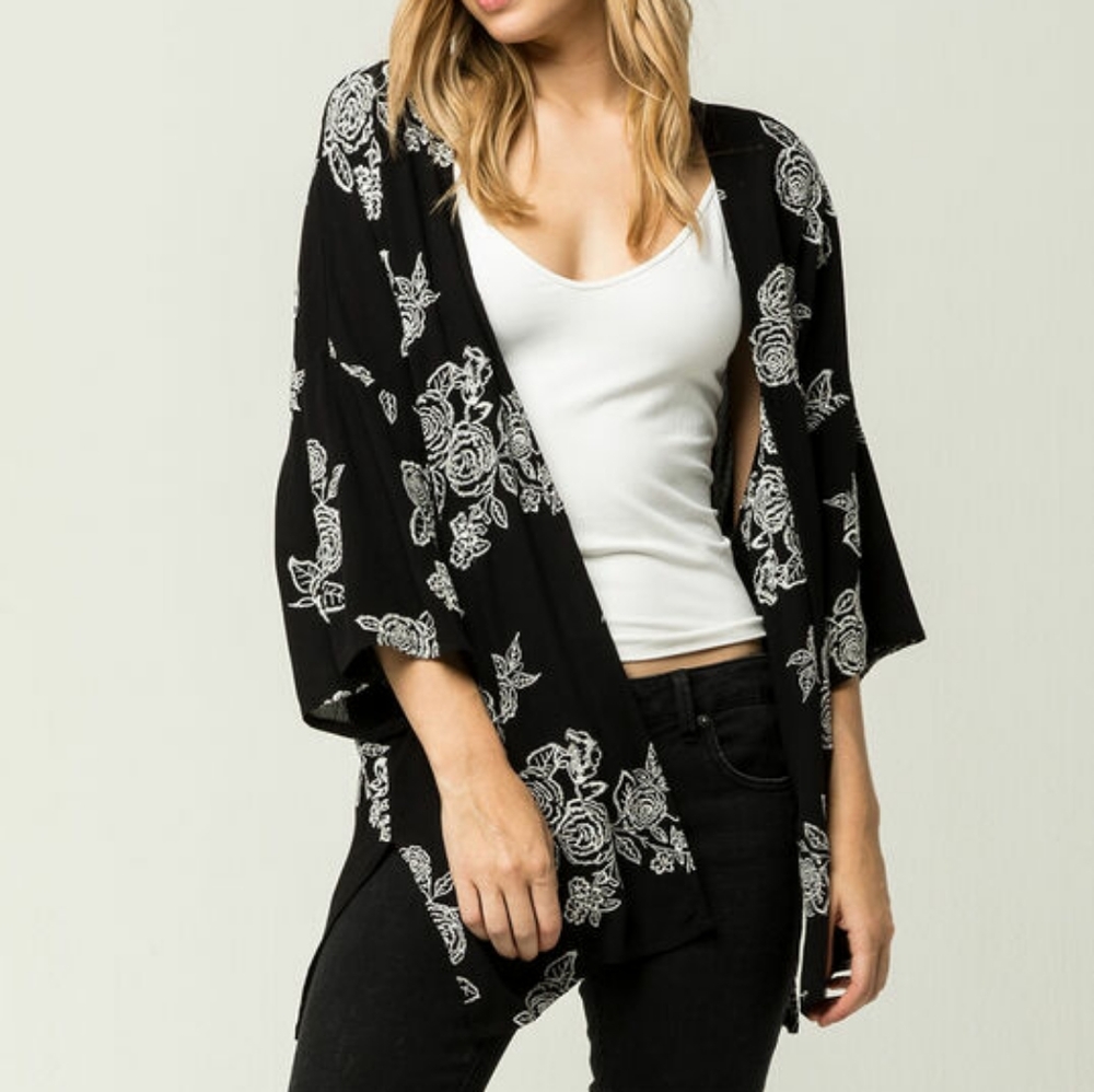 B&w rose kimono/cover up